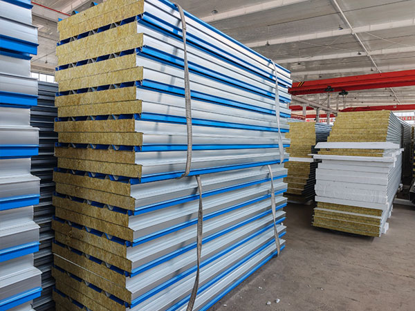 Sandwich panel