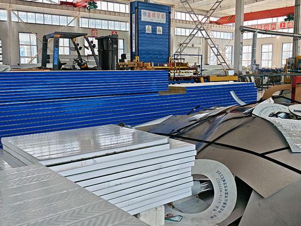 Sandwich panel